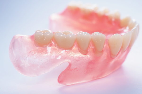 入れ歯(義歯)の精密な入れ歯を作成