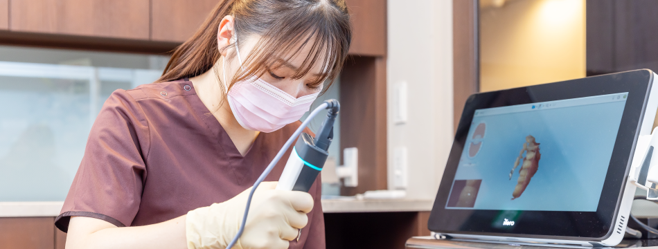 歯ぐきや噛み合わせを整える治療でお口の健康の土台をつくります