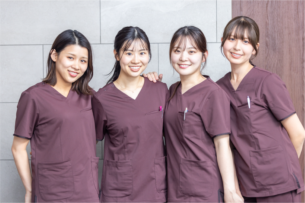 患者様の治療を行う院長